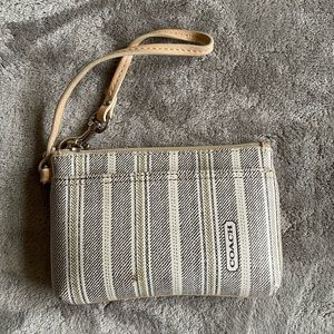 COACH WRISTLET PURSE